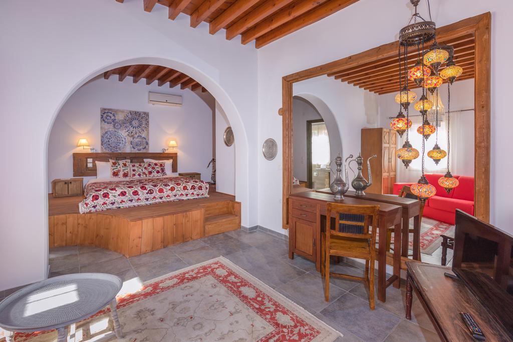 Saint Artemios Hotel And Oriental Suites Rhodes City Екстериор снимка
