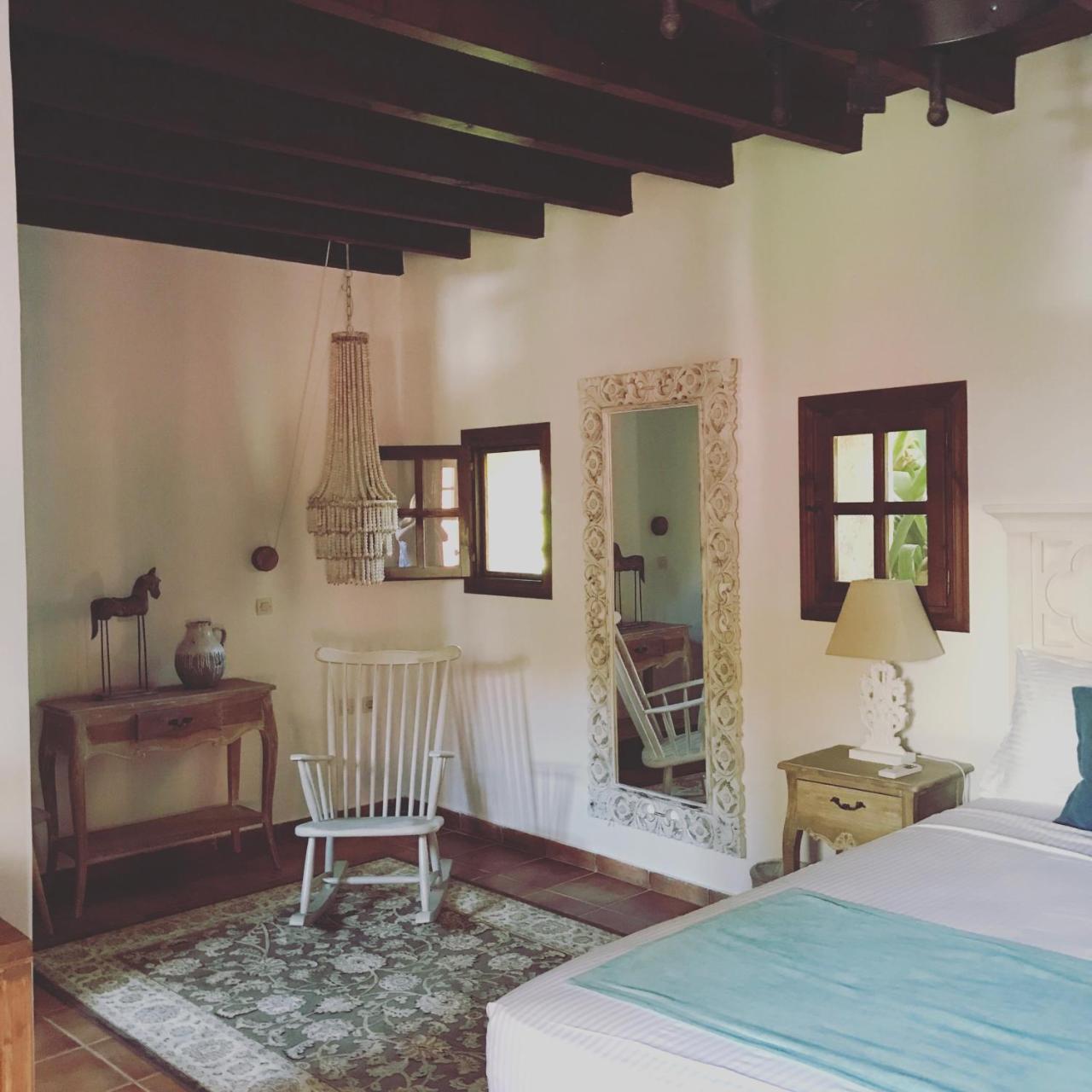 Saint Artemios Hotel And Oriental Suites Rhodes City Екстериор снимка