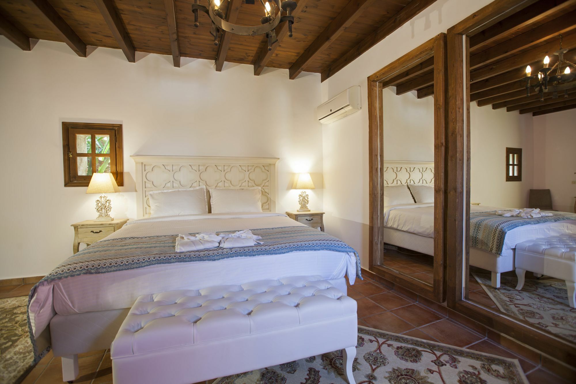 Saint Artemios Hotel And Oriental Suites Rhodes City Екстериор снимка